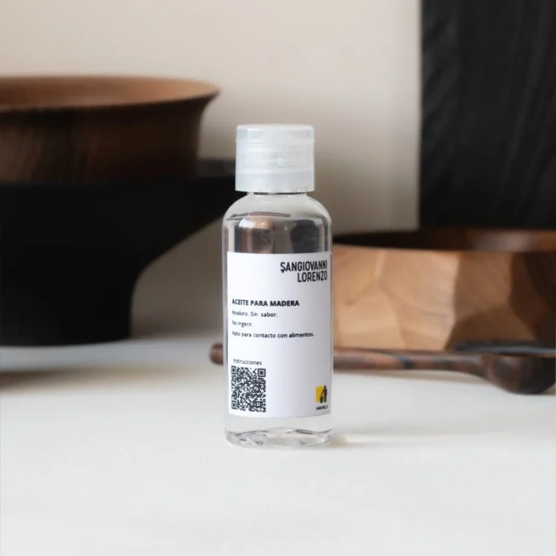 Bote de aceite para madera