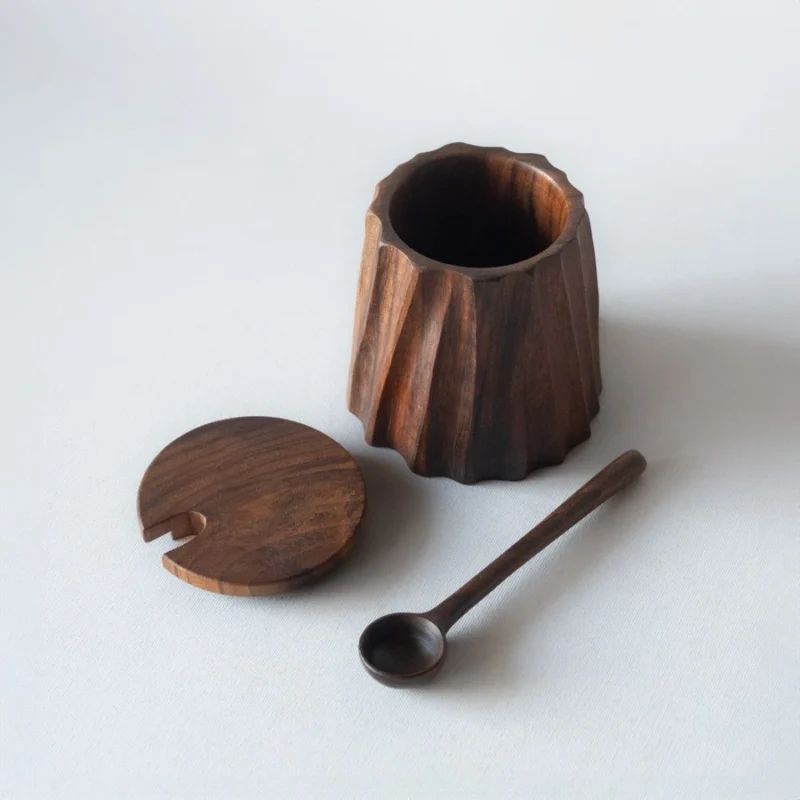Azucarero artesanal de madera de nogal elaborado en Galicia