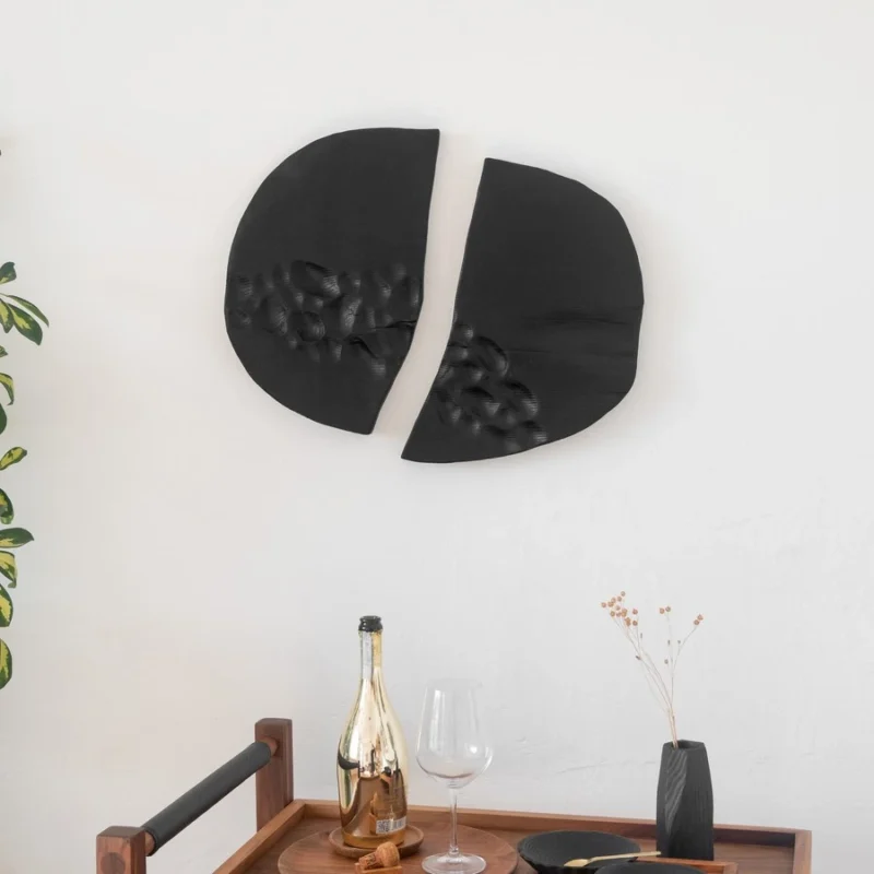 Pieza para decoracion contemporanea realizada a mano con madera carbonizada